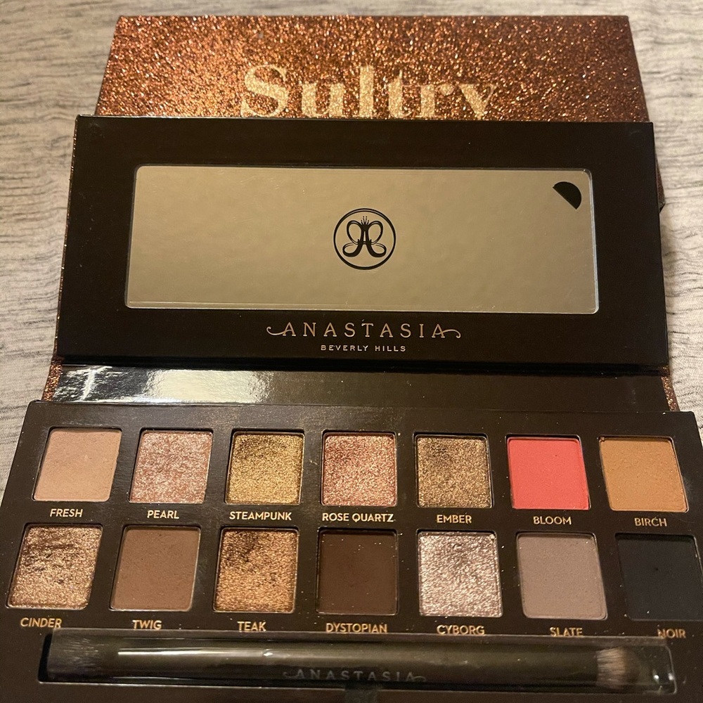 Anastasia Beverly Hills Sultry Eyeshadow Palette